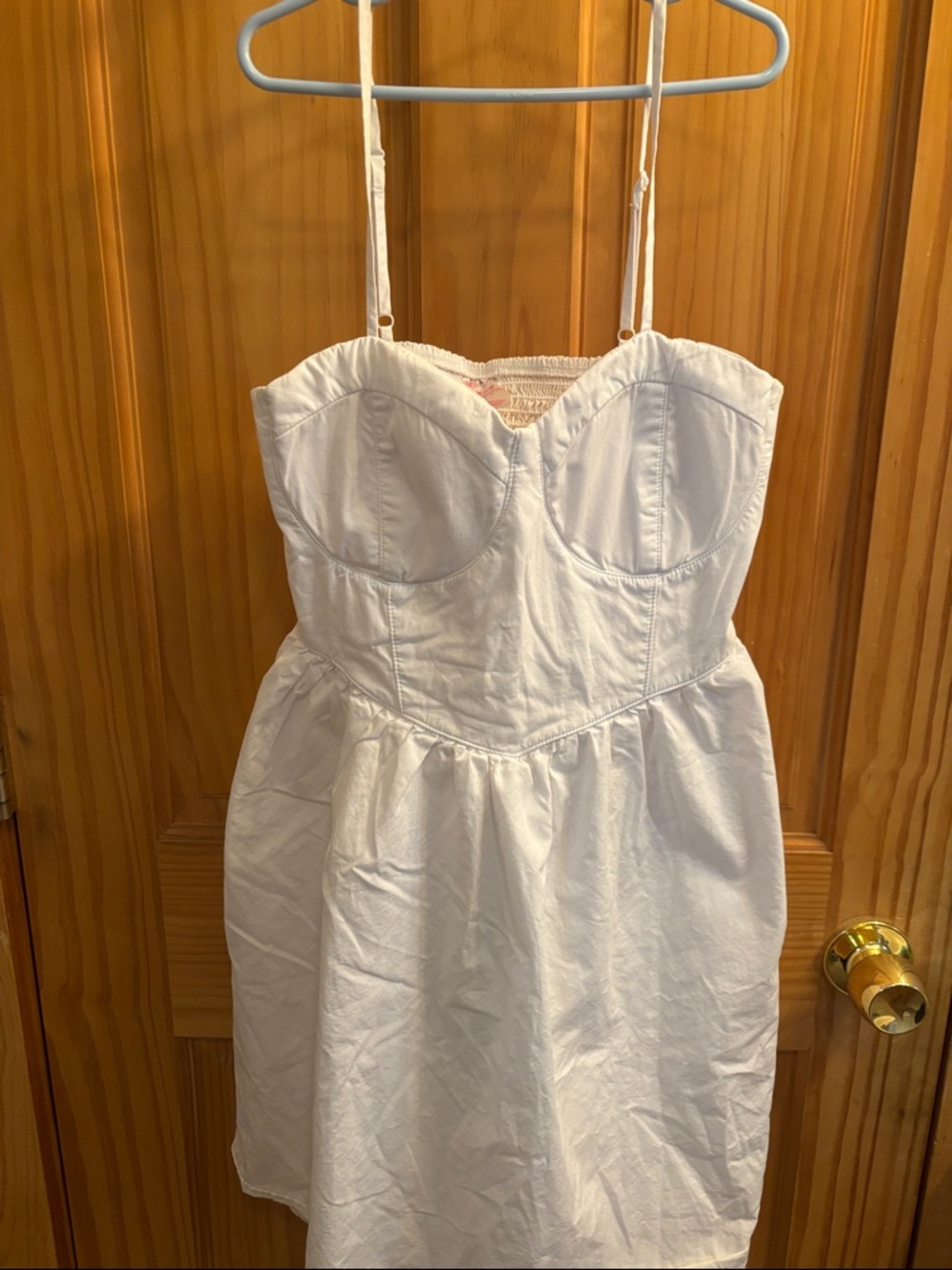White Strapless Sweetheart Bust Dress
